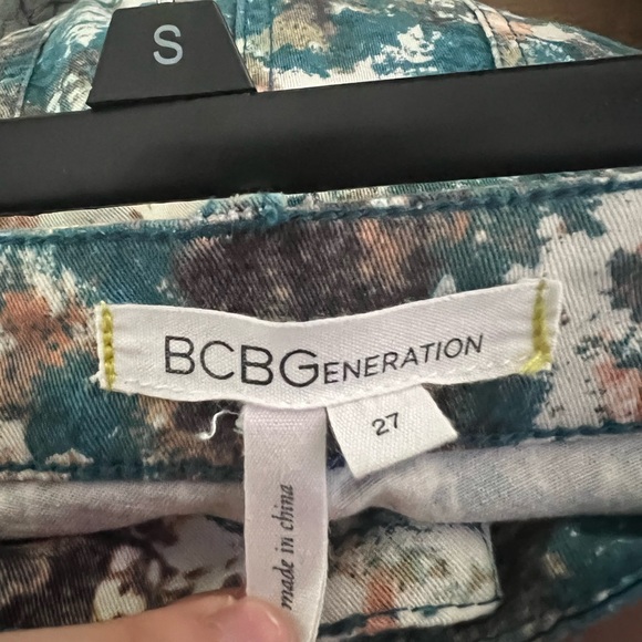 BCBGeneration colorful jeans! Gently worn but in great condition! 🤍 - Picture 3 of 3